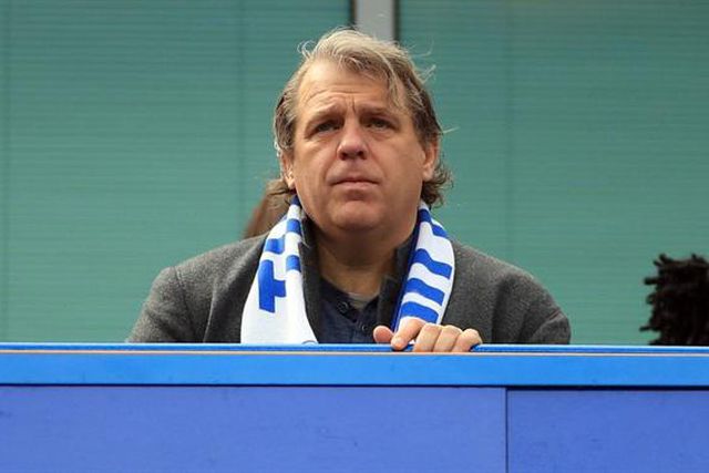 No meio do caos, Boehly pede «calma»