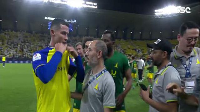 Ronaldo irritado com pedidos de 'selfies'