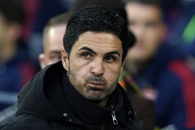 «Temos de nos olhar ao espelho»