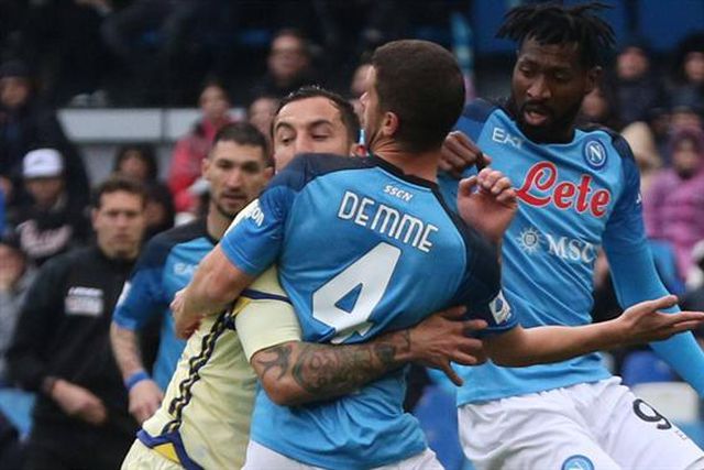 Mário Rui suplente, Osimhen de volta: Nápoles empata e deixa Lazio a... 14 pontos!