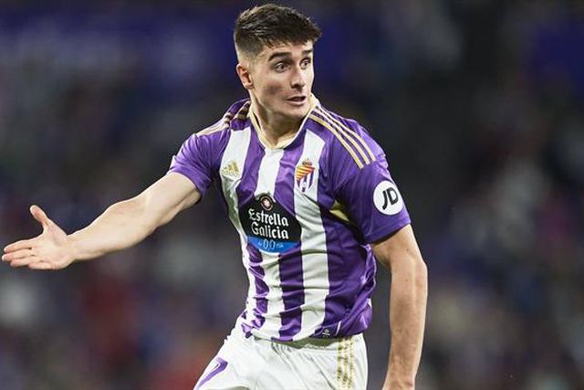 Lateral espanhol fora dos planos