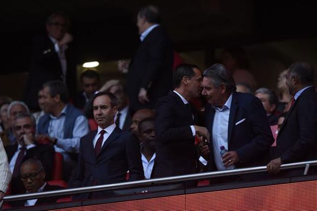 O polémico gesto e as palavras de António Salvador: «Gamados, gamados!» (vídeo)