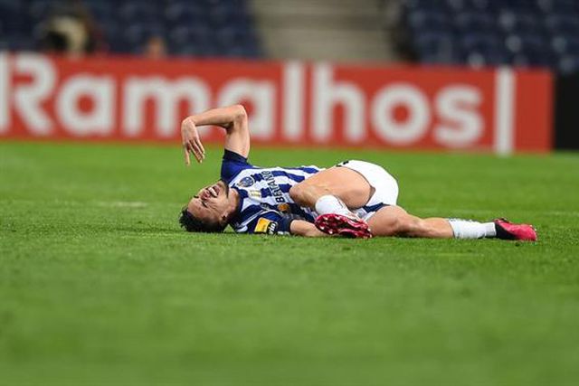João Mário só aguentou 15 minutos em campo