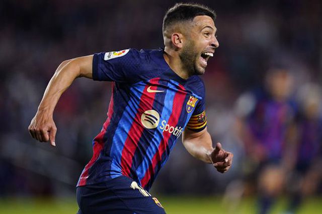 Jordi Alba deixa Barcelona à esquina do título (veja o golo)