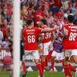 Benfica vence Estoril e mantém vantagem de quatro pontos para o FC Porto (veja o resumo)