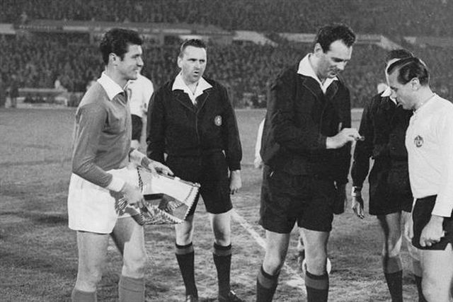 A única vez em que a águia ‘virou’ uma eliminatória europeia após perder por mais de um golo