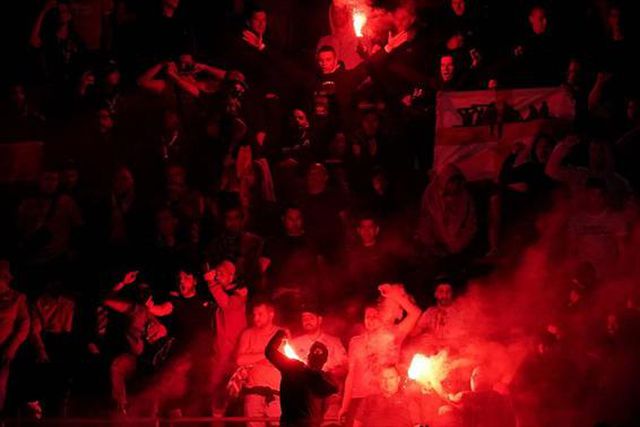 UEFA proíbe adeptos do Benfica no próximo jogo fora (vídeo)