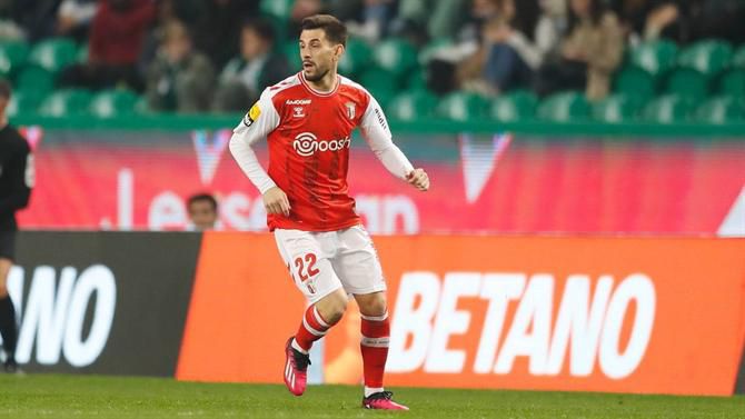 Pizzi na Luz com a pele do guerreiro