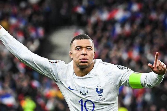 «Sei que existiram muitas conversações entre a direção e Mbappé»