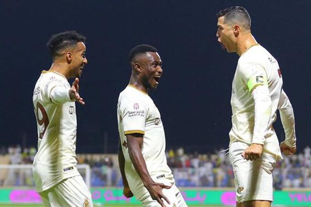 «Trocar Ronaldo por Weghorst foi a pior decisão na história do futebol...»