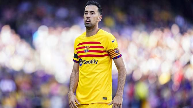 Busquets não fecha a porta à saída