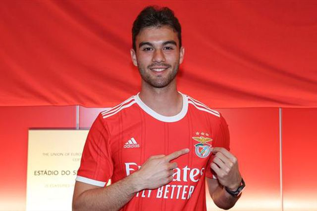 Águias renovam com guarda-redes de 19 anos: «É um sonho»