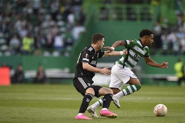 Sporting domina, mas perde em Turim