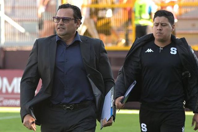 Treinador afastado por insultos racistas a pupilo