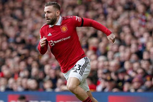 Vai na nona época no clube e renova até 2027