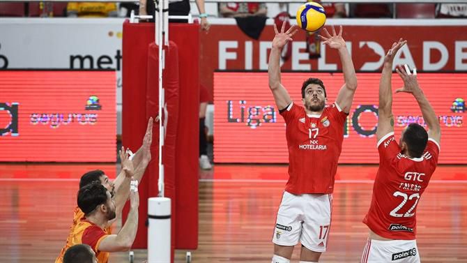 Benfica à beira da final