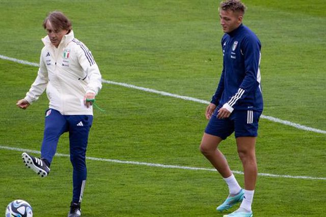 Mancini e a falta de jogadores: «Já ninguém joga futebol na rua»