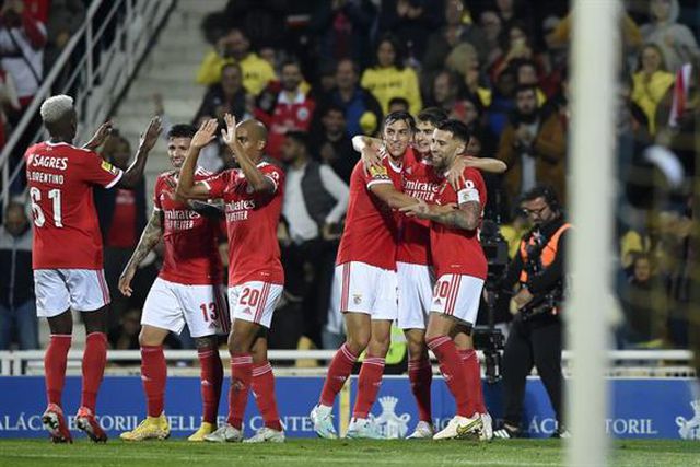 Águia em alerta para regressos difíceis