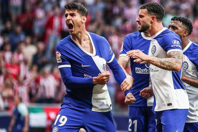 Equipamento ‘vintage’ deu mote ao Atlético para a reviravolta e aproximação ao Real (veja os golos)