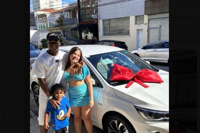 Endrick oferece carro de 18 mil euros à ex-namorada: «Gratidão e respeito» (vídeo)