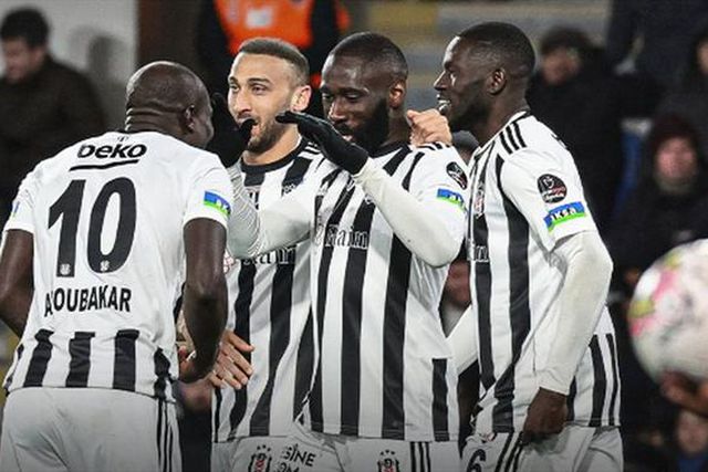 Com Gedson e golo de ex-FC Porto, Besiktas vence e reforça o 3.º lugar