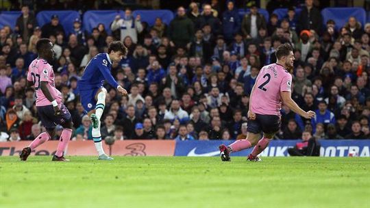 João Félix marca no empate do Chelsea