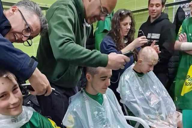 Iniciados do Cortegaça raparam cabelo em solidariedade com colega