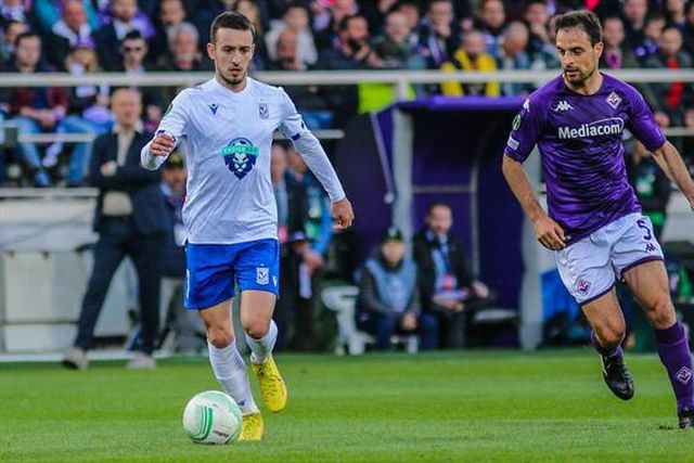 Afonso Sousa fez Lech sonhar mas Fiorentina segue para as 'meias'