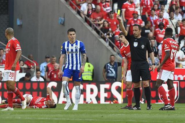 Sondagem: Como avalia a arbitragem de Artur Soares Dias no clássico? Veja o resultado final