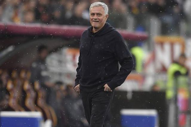 Roma de 'Mou' e Patrício goleia e iguala Inter no pódio (veja os golos)