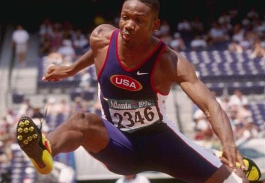 Morreu Calvin Harris, medalha de bronze dos 400 m barreiras nos JO de 1996