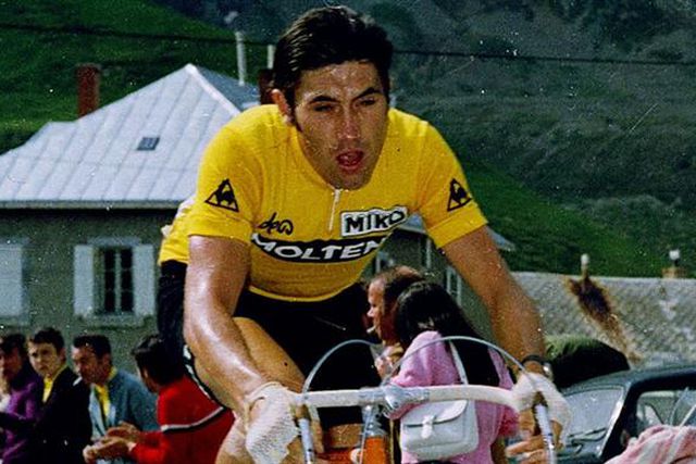 Pogaçar e Van Der Poel na corrida aos monumentos