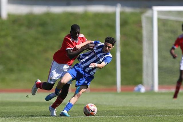 FC Porto rouba primeiros pontos ao líder Benfica