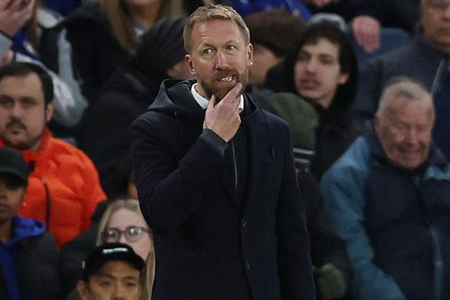 «É mais fácil demitir o treinador do que 30 jogadores»