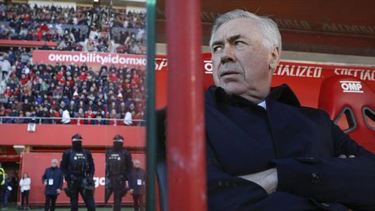 Ancelotti dá Benzema como recuperado para o Liverpool
