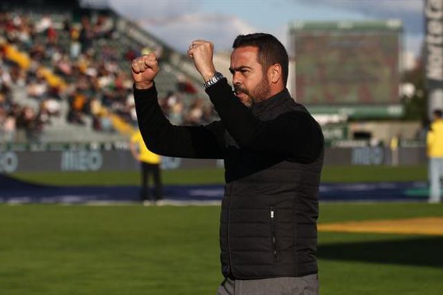 Guerreiros com banco de luxo no ataque à Champions