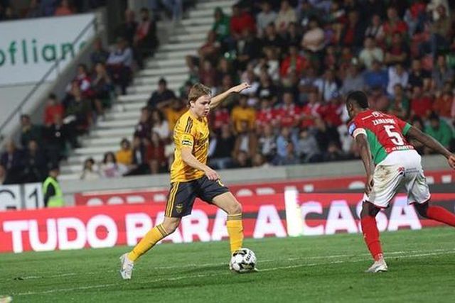 Schjelderup reage à estreia