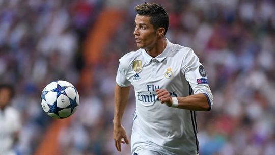 UEFA recorda ‘hat trick’ de Ronaldo