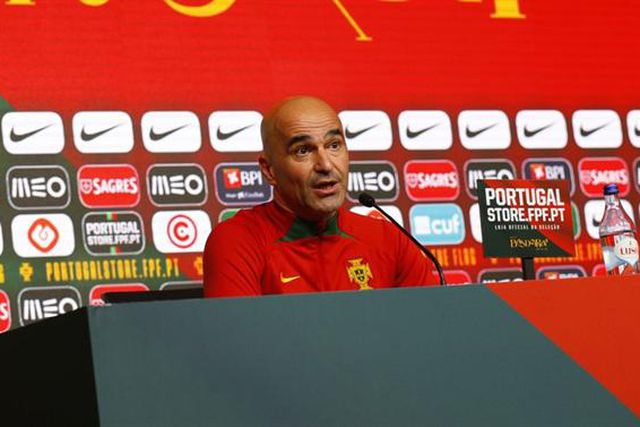 Roberto Martínez no conselho dos sábios da UEFA com Mourinho e Figo