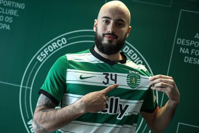 Sporting renova com ponta francês