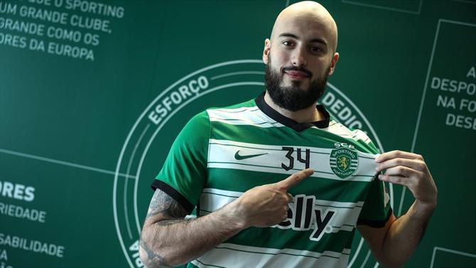 Sporting renova com ponta francês