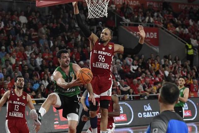 Ivan Almeida suspenso preventivamente por 30 dias