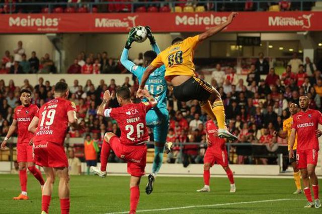 Benfica traz de Barcelos vitória arrancada 'a ferros'