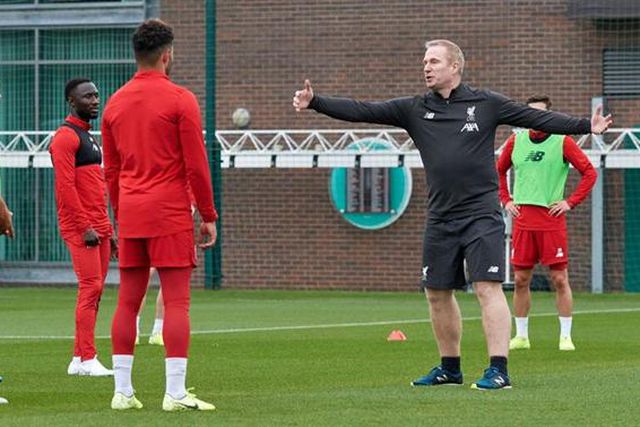 Liverpool não renova com treinador de lançamentos
