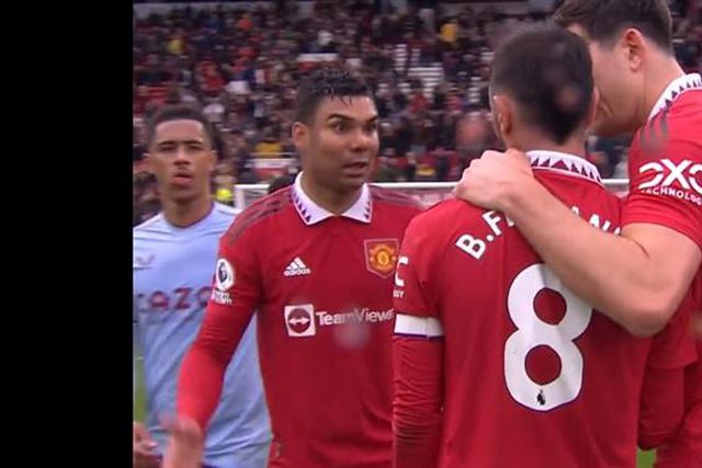 Casemiro volta a discutir com Bruno Fernandes (vídeo)