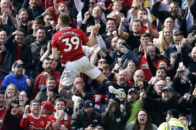 Manchester United vence e sobe, à condição, ao terceiro lugar (veja os golos)