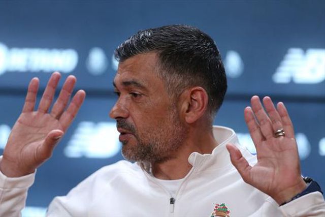 «Não é indireta, o Benfica está de parabéns pelo trajeto na Champions e na Liga»