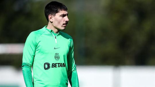 'Operação Arsenal': Bellerín começa a ficar sem tempo