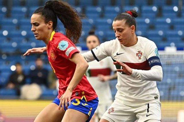 Portugal perde com Espanha e falha final do Europeu