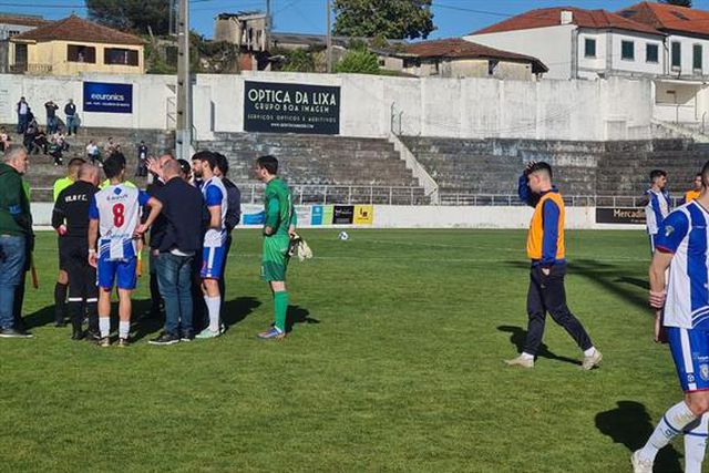 Autoridade de combate à violência investiga insultos racistas e pune adepto